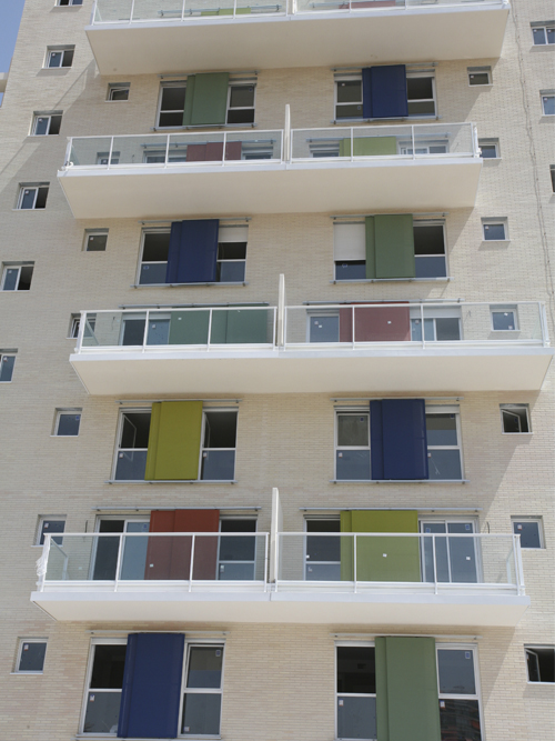 Windows with i-tensing panels